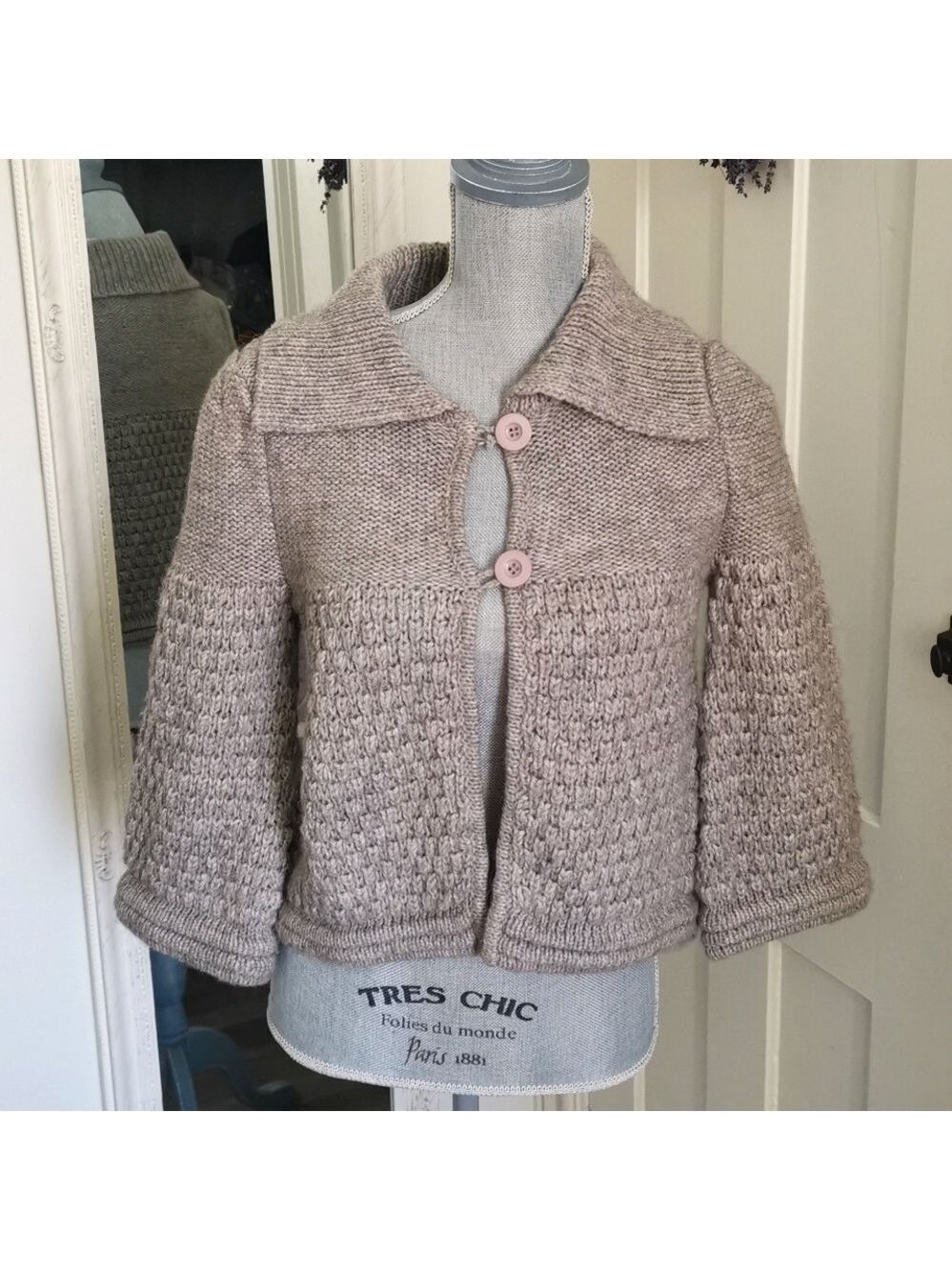 Alpaca wool blend  boho quietluxury cardigan. Soft grey. Size large. EUC